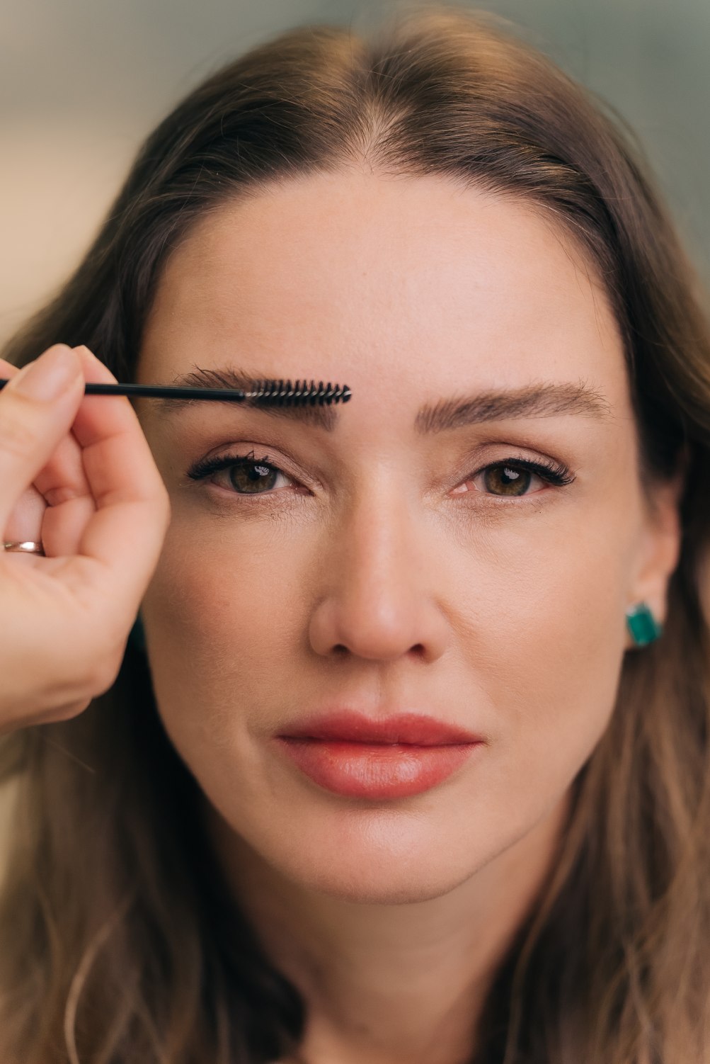 Lu Mackup Penteando Sobrancelha